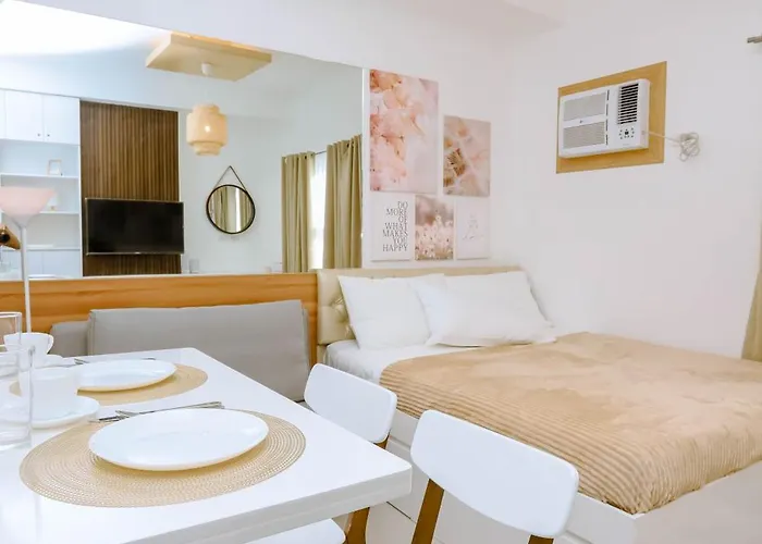 Staycation Minimalist With Rooftop Pool And Netflix *