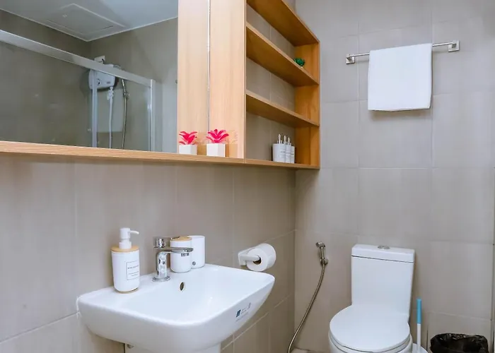 Apartment Staycation Minimalist With Rooftop Pool And Netflix *