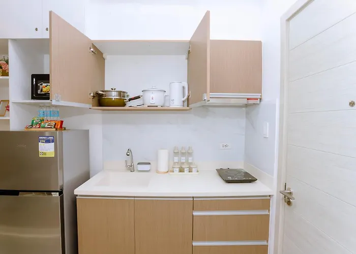 Staycation Minimalist With Rooftop Pool And Netflix Apartment Cebu