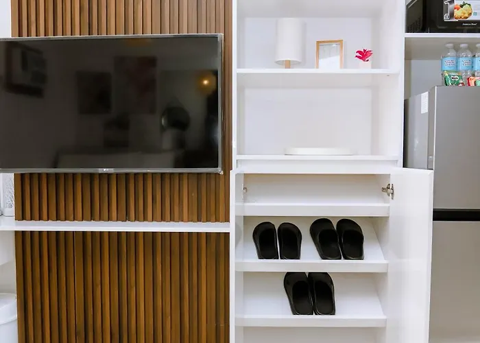 Staycation Minimalist With Rooftop Pool And Netflix