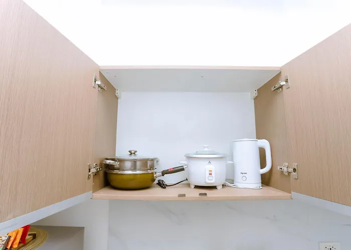 Apartment Staycation Minimalist With Rooftop Pool And Netflix *