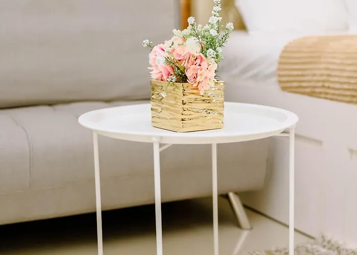 Apartment Staycation Minimalist With Rooftop Pool And Netflix *
