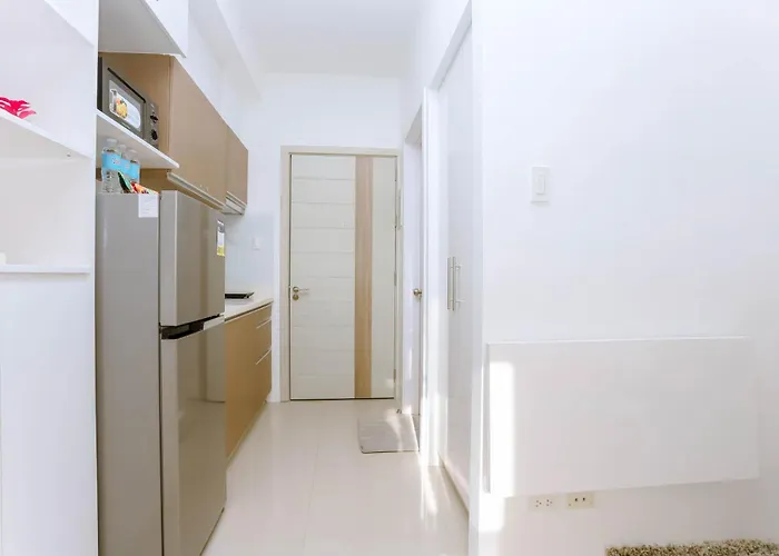 Staycation Minimalist With Rooftop Pool And Netflix Apartment Cebu