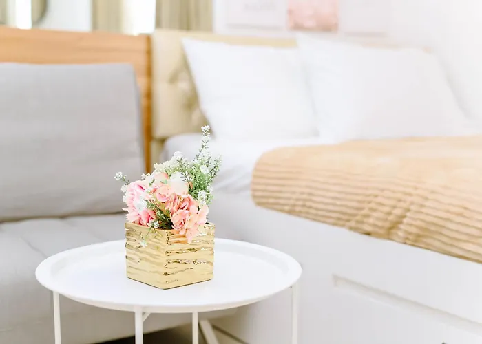 Staycation Minimalist With Rooftop Pool And Netflix Apartment *