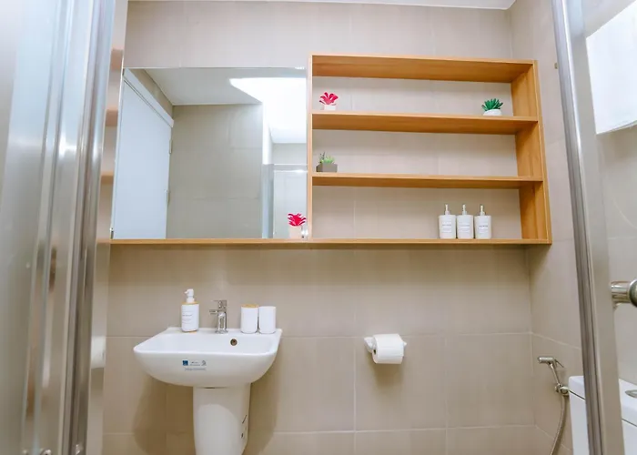 Staycation Minimalist With Rooftop Pool And Netflix Cebu