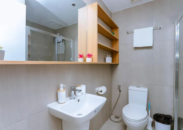 Staycation Minimalist With Rooftop Pool And Netflix Apartment